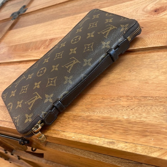Louis Vuitton Travel Documents Case. - Picture 4 of 16